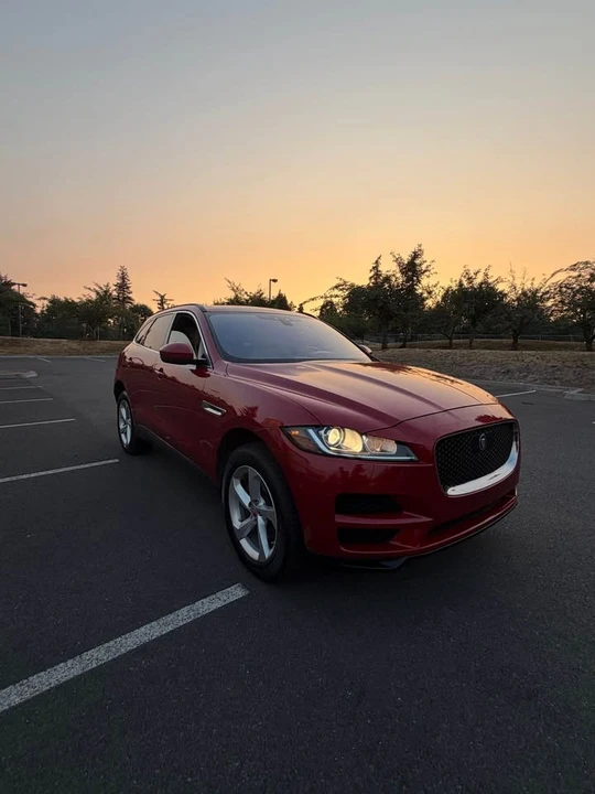 2019 Jaguar F-Pace - Image 4 of 17