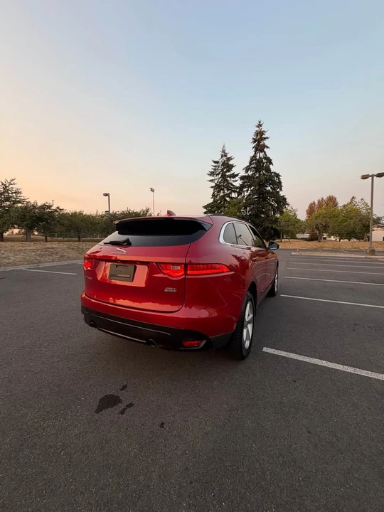 2019 Jaguar F-Pace - Image 2 of 17