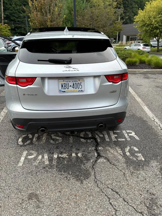 2019 Jaguar F-Pace - Image 2 of 4