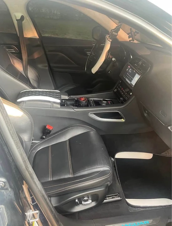 2019 Jaguar F-Pace - Image 7 of 8