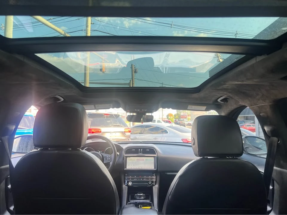 2019 Jaguar F-Pace - Image 11 of 20