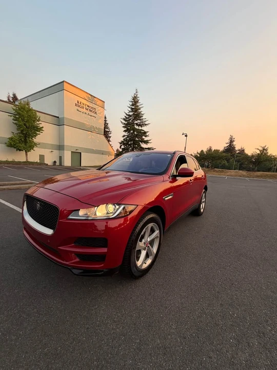 2019 Jaguar F-Pace - Image 11 of 17
