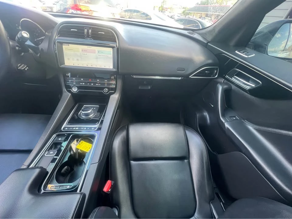 2019 Jaguar F-Pace - Image 8 of 20