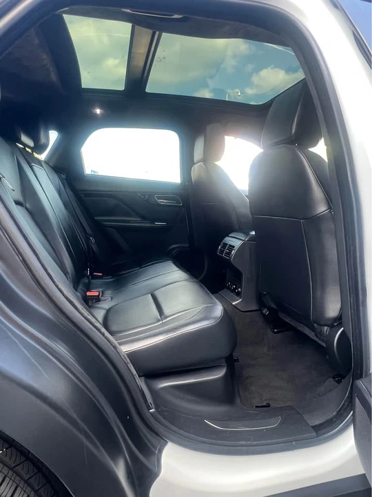 2019 Jaguar F-Pace - Image 12 of 20