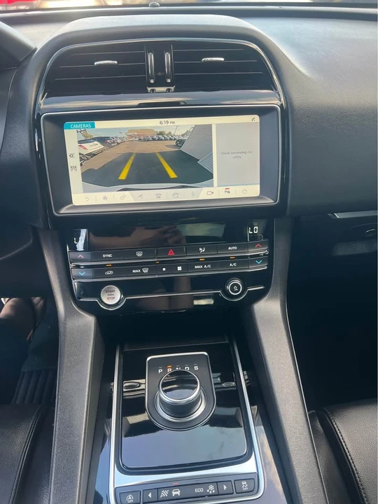 2019 Jaguar F-Pace - Image 16 of 20