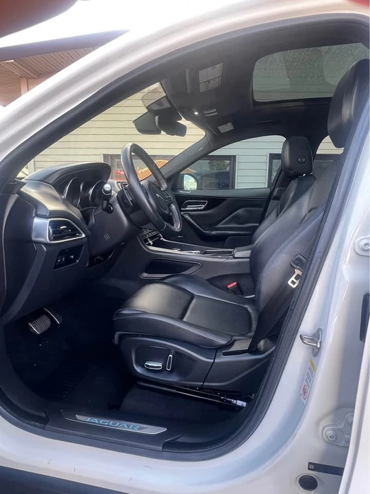 2019 Jaguar F-Pace - Image 14 of 20