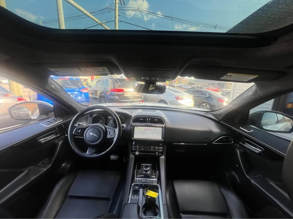 2019 Jaguar F-Pace - Image 10 of 20