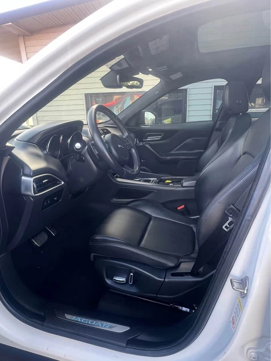 2019 Jaguar F-Pace - Image 15 of 20