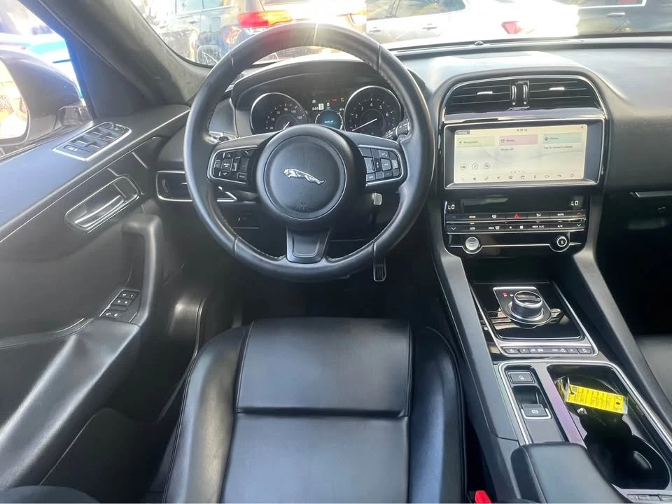 2019 Jaguar F-Pace - Image 7 of 20