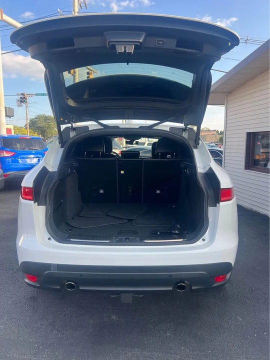 2019 Jaguar F-Pace - Image 17 of 20
