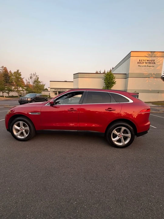 2019 Jaguar F-Pace - Image 12 of 17