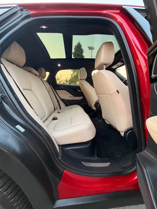 2019 Jaguar F-Pace - Image 14 of 17