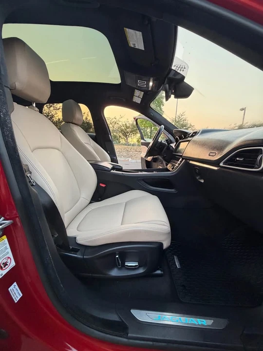 2019 Jaguar F-Pace - Image 15 of 17
