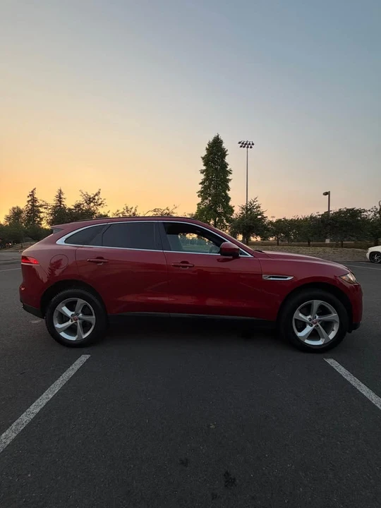2019 Jaguar F-Pace - Image 6 of 17