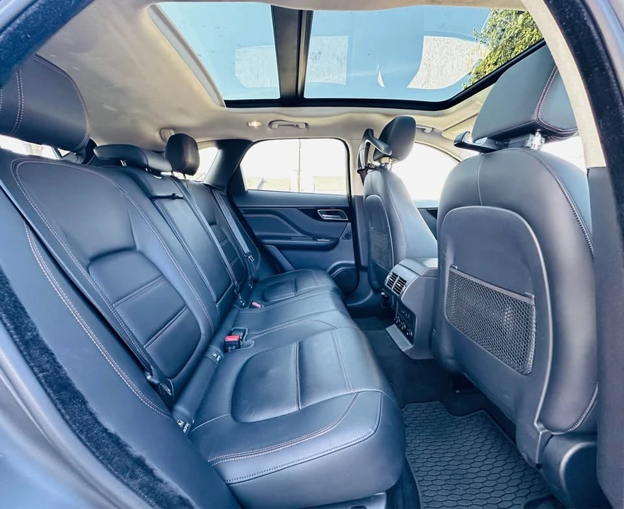 2019 Jaguar F-Pace - Image 16 of 19
