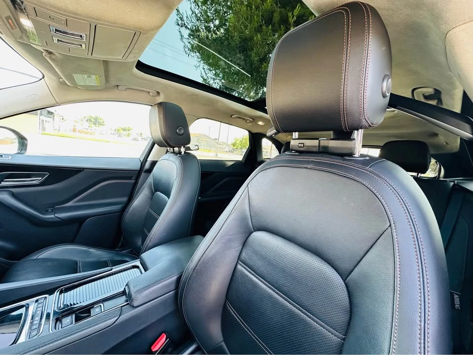 2019 Jaguar F-Pace - Image 14 of 19