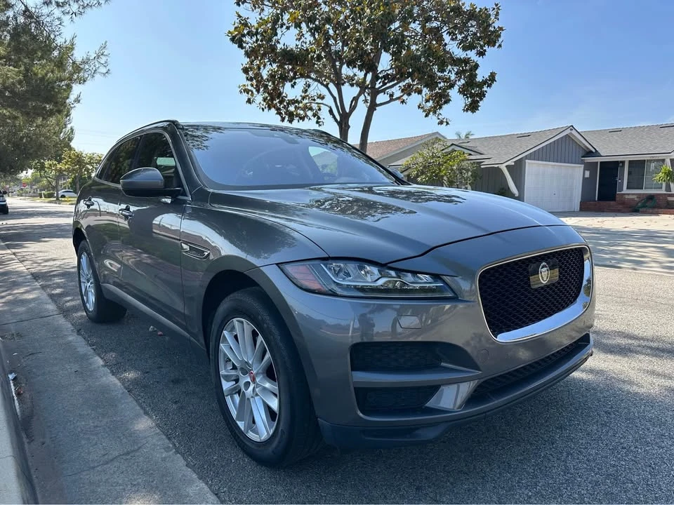 2019 Jaguar F-Pace - Image 2 of 19