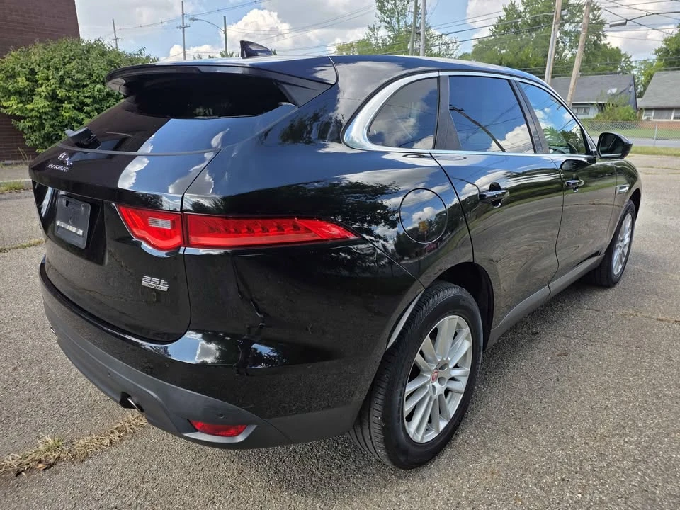 2019 Jaguar F-Pace - Image 5 of 18
