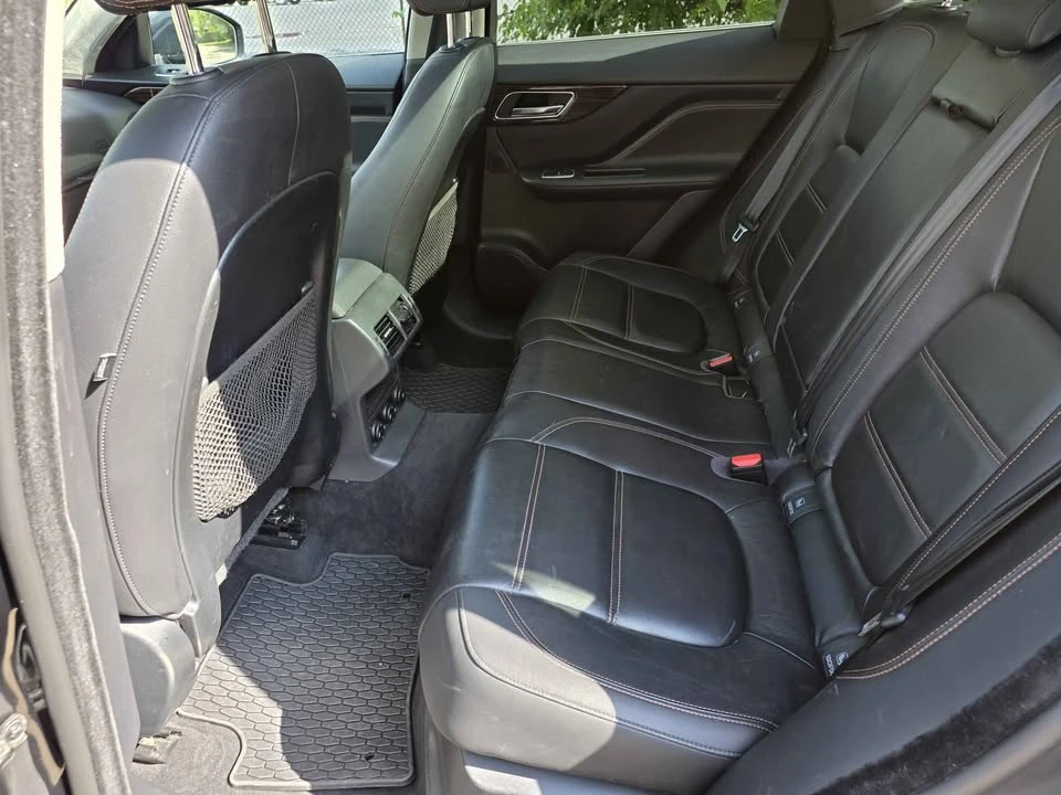 2019 Jaguar F-Pace - Image 17 of 18