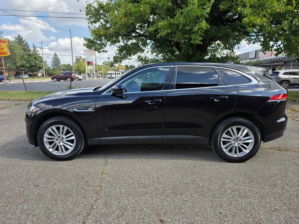 2019 Jaguar F-Pace - Image 2 of 18