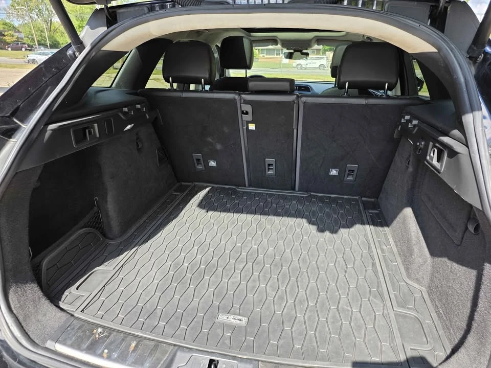2019 Jaguar F-Pace - Image 15 of 18