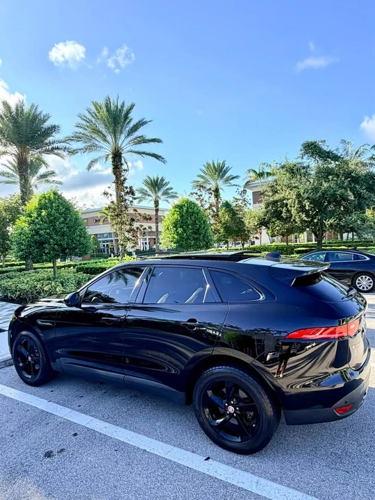 2019 Jaguar F-Pace - Image 5 of 10