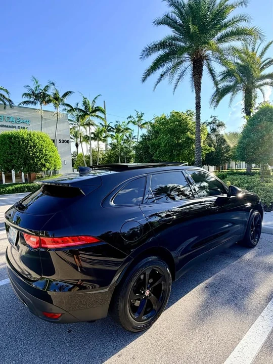 2019 Jaguar F-Pace - Image 7 of 10