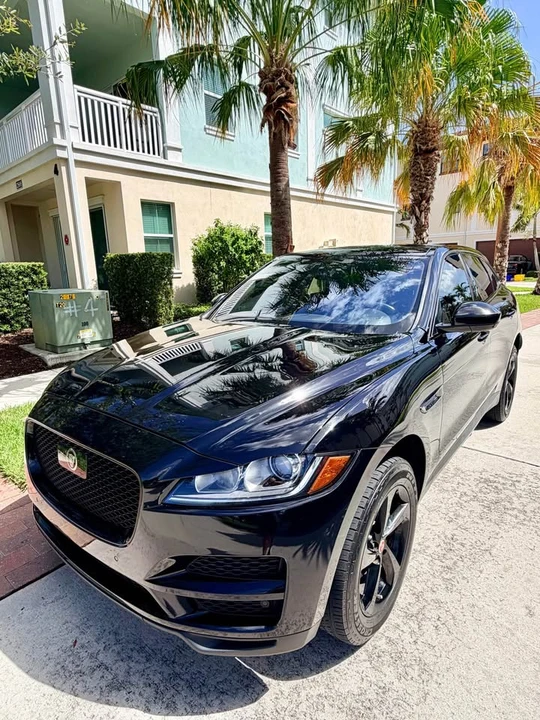 2019 Jaguar F-Pace - Image 2 of 6