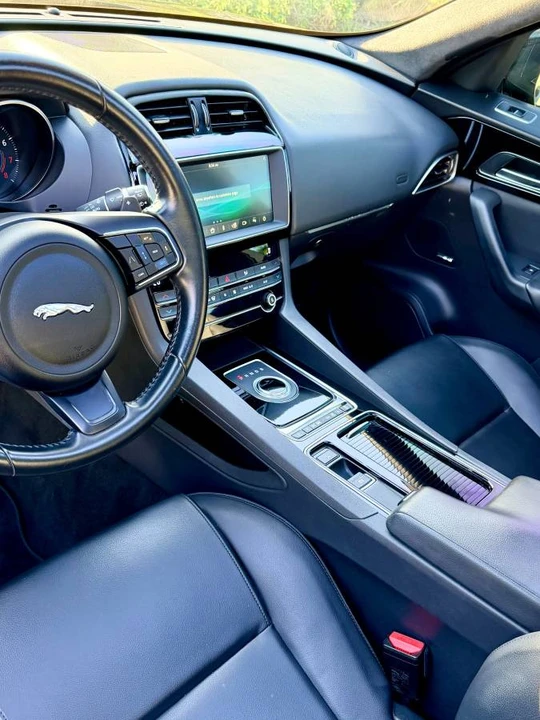 2019 Jaguar F-Pace - Image 2 of 12