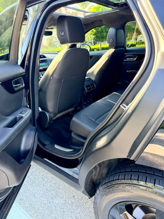 2019 Jaguar F-Pace - Image 4 of 12