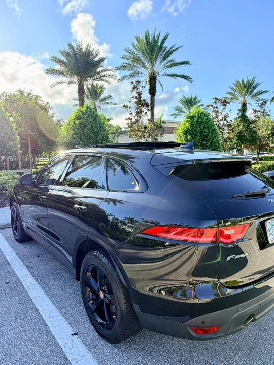 2019 Jaguar F-Pace - Image 9 of 12