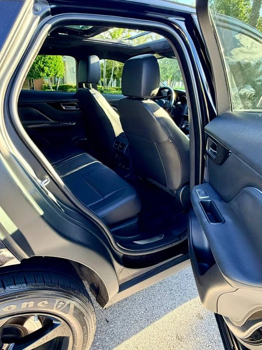 2019 Jaguar F-Pace - Image 6 of 12