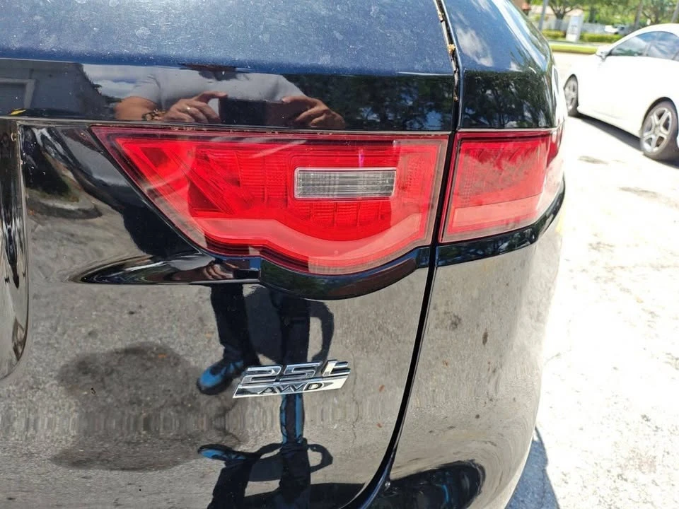 2019 Jaguar F-Pace - Image 16 of 20