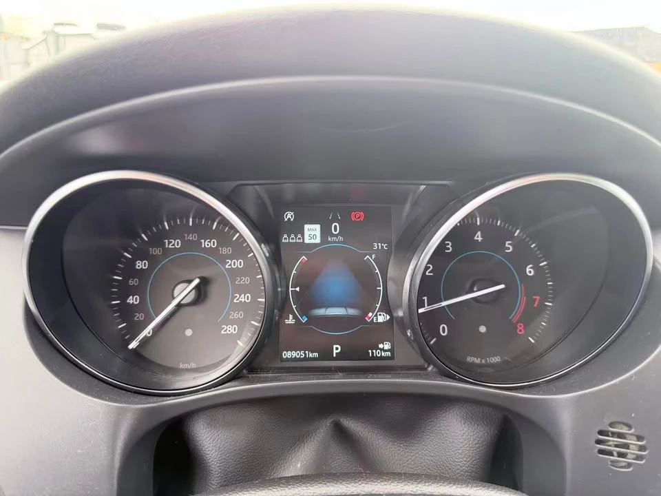 2019 Jaguar F-Pace - Image 8 of 19