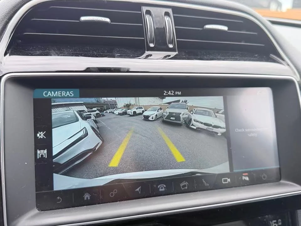2019 Jaguar F-Pace - Image 11 of 19