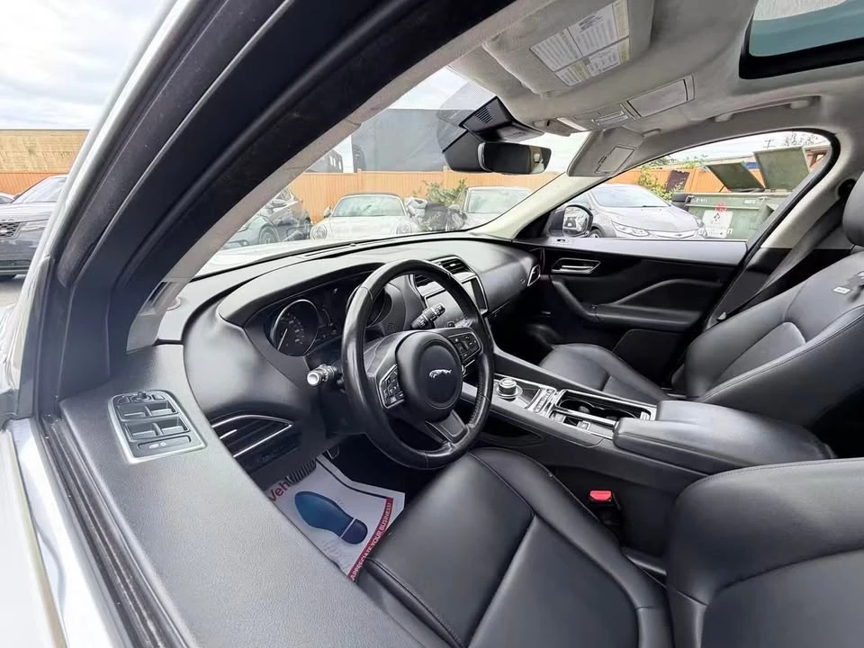 2019 Jaguar F-Pace - Image 16 of 19