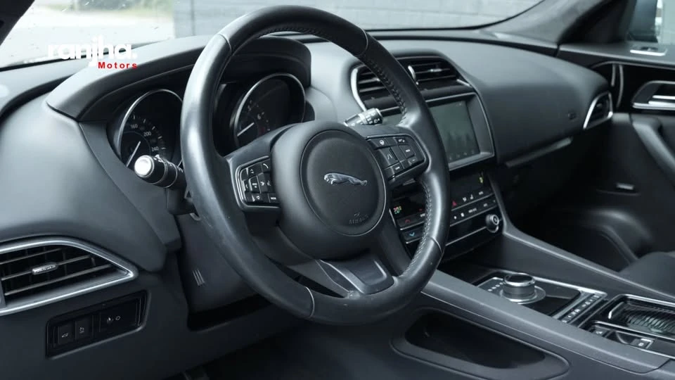 2019 Jaguar F-Pace - Image 5 of 15