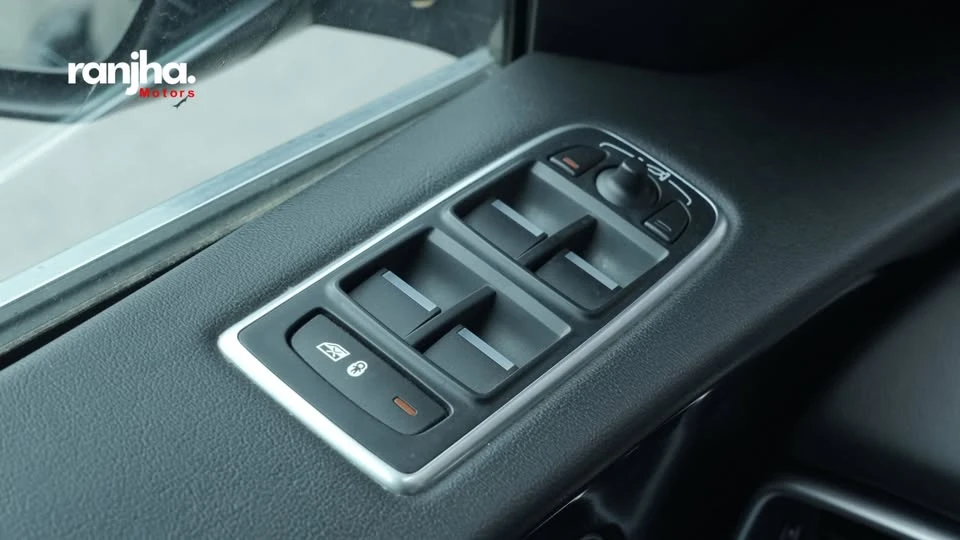 2019 Jaguar F-Pace - Image 11 of 15