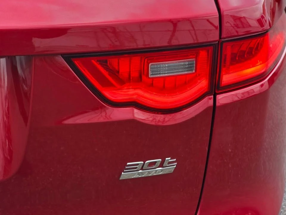 2019 Jaguar F-Pace - Image 9 of 20