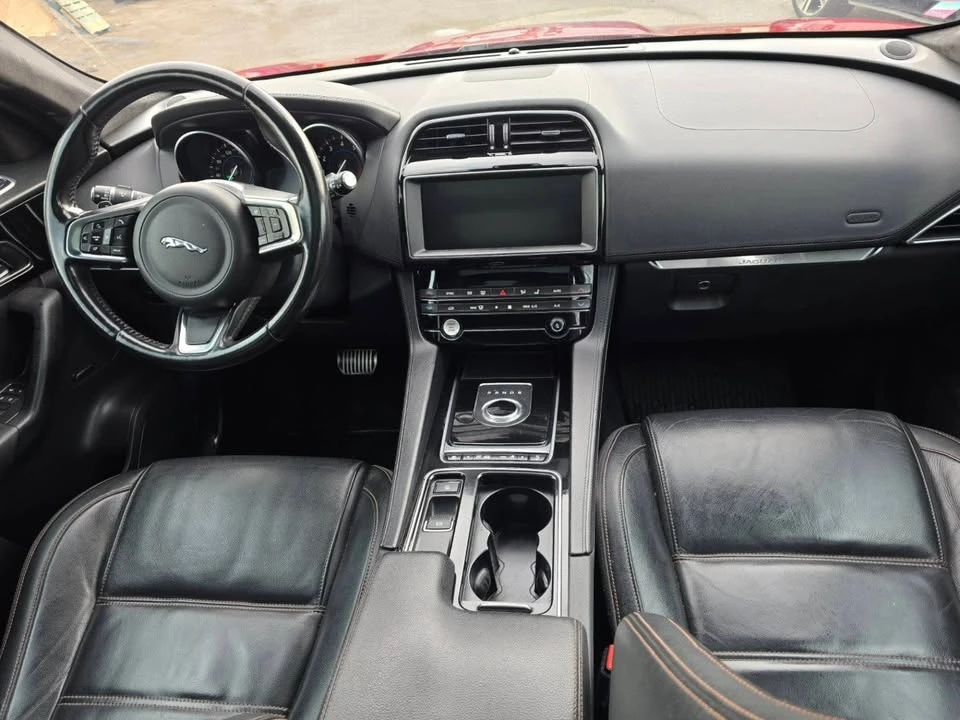 2019 Jaguar F-Pace - Image 14 of 20