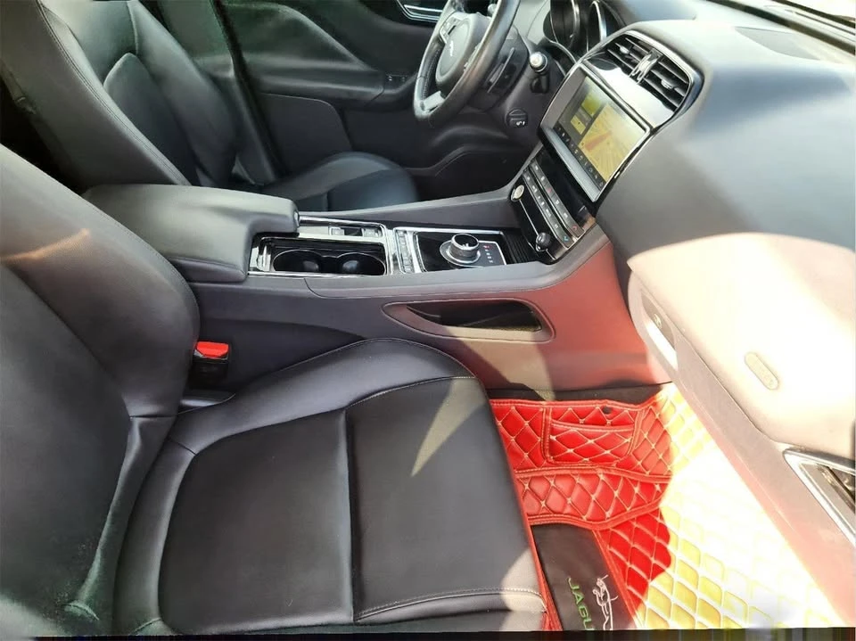 2019 Jaguar F-Pace - Image 14 of 20