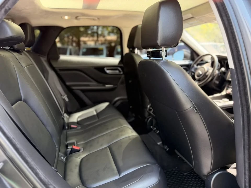 2019 Jaguar F-Pace - Image 19 of 20