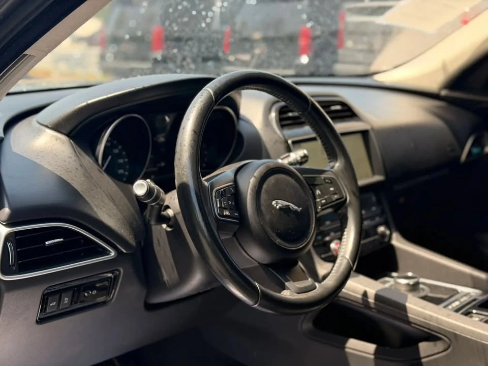 2019 Jaguar F-Pace - Image 17 of 20