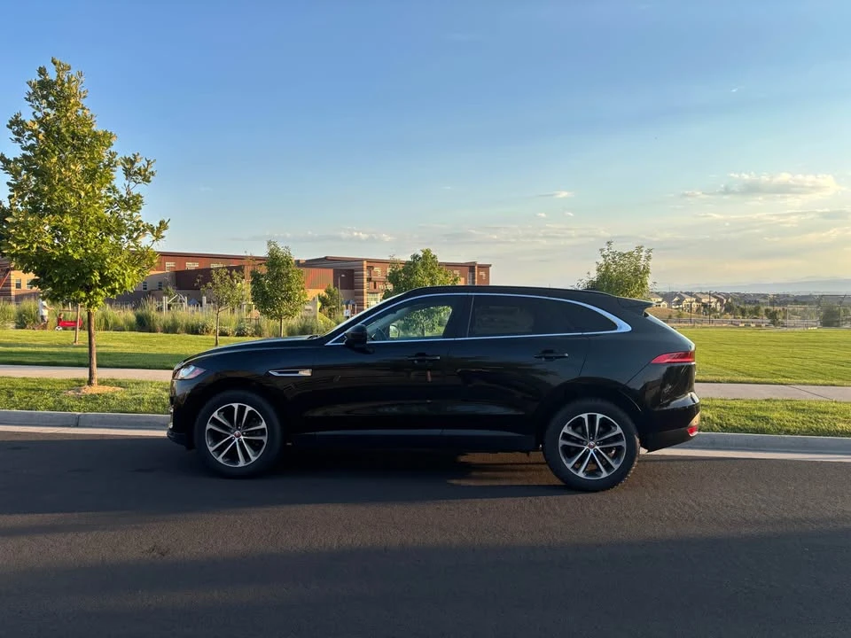 2019 Jaguar F-Pace - Image 2 of 12