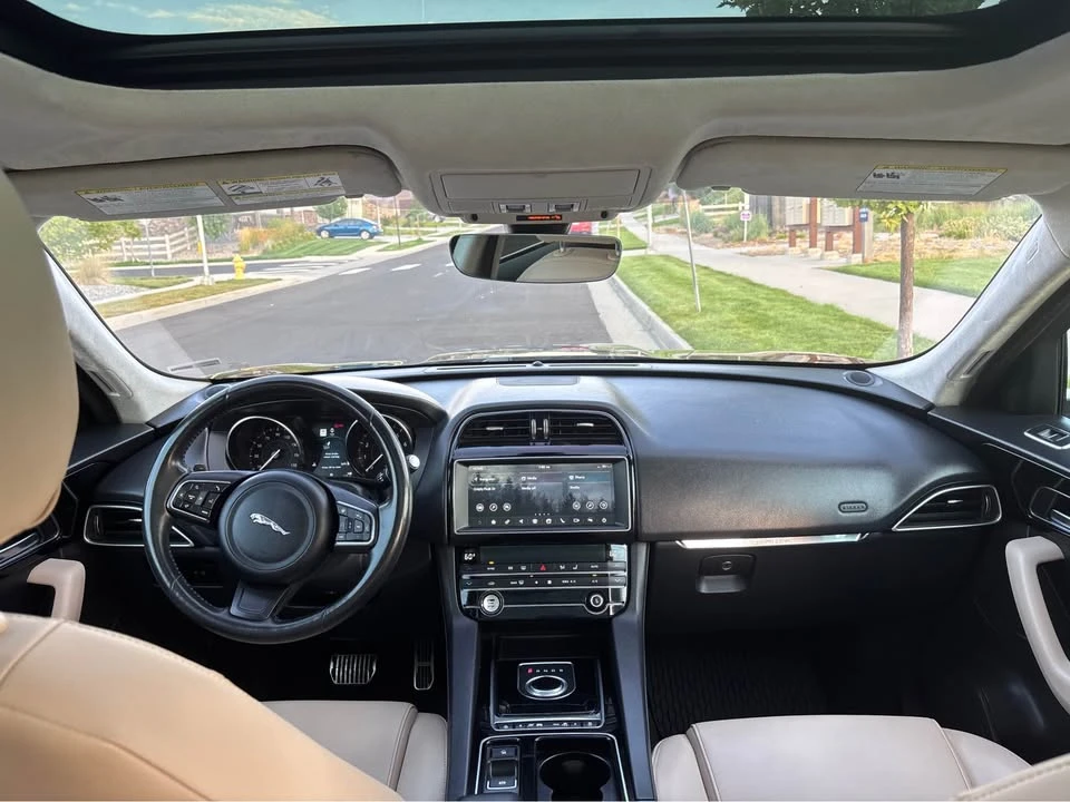 2019 Jaguar F-Pace - Image 5 of 12
