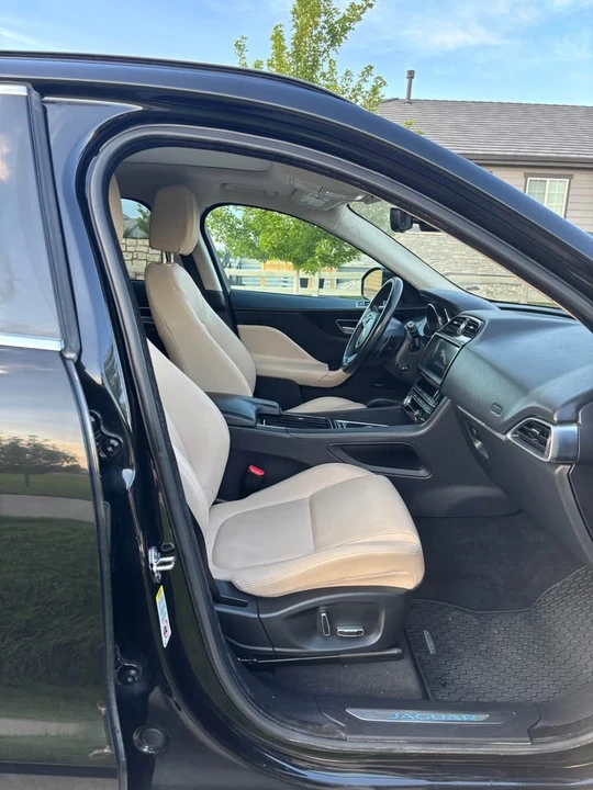 2019 Jaguar F-Pace - Image 9 of 12