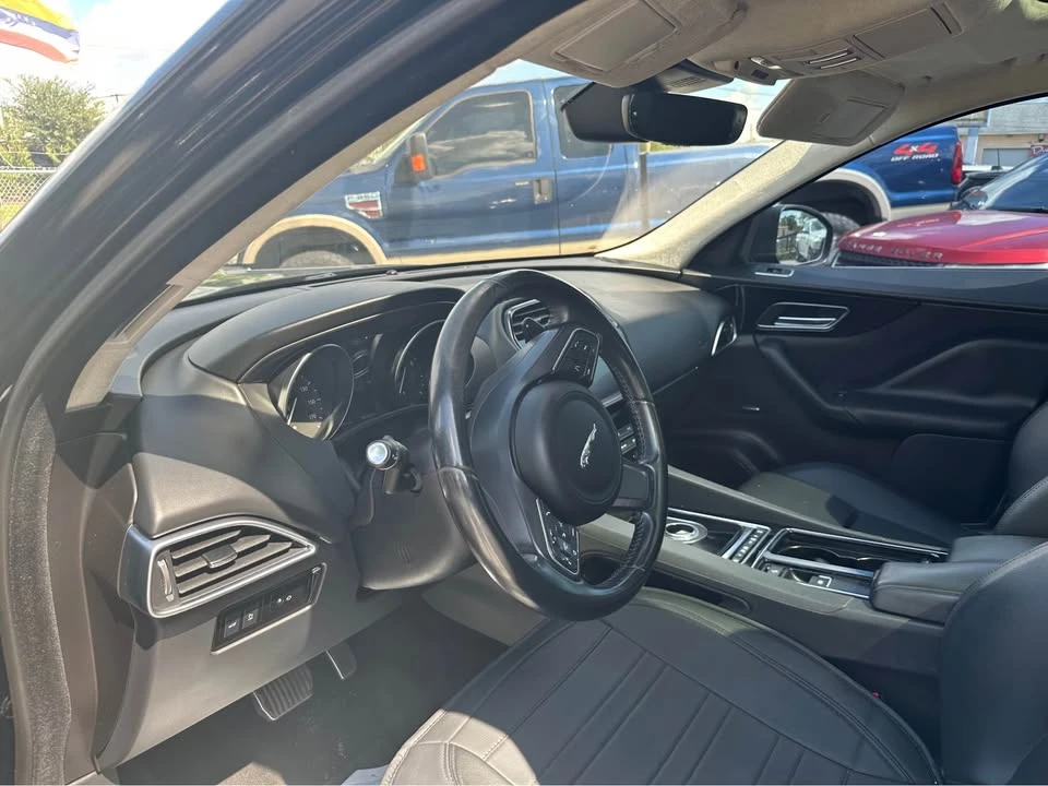 2019 Jaguar F-Pace - Image 9 of 12
