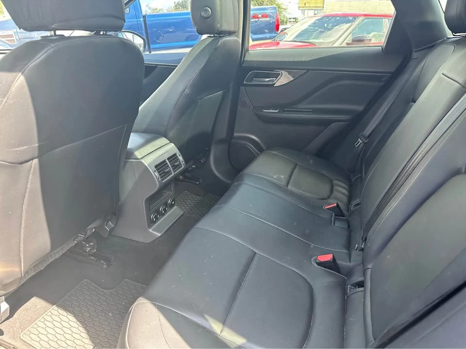 2019 Jaguar F-Pace - Image 10 of 12