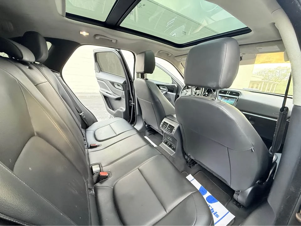 2019 Jaguar F-Pace - Image 17 of 18