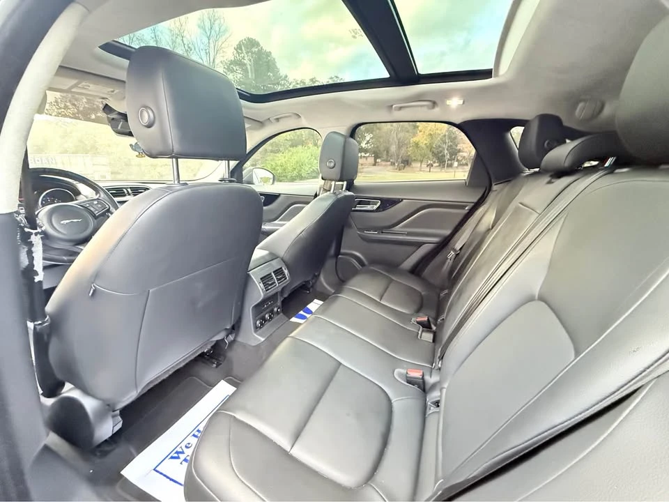 2019 Jaguar F-Pace - Image 15 of 18